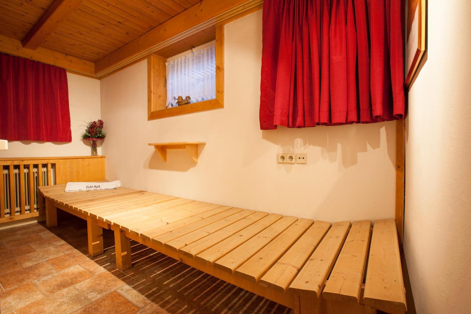 Bed and Breakfast Haus Steinbock Нойштіфт-ім-Штубайталь Екстер'єр фото
