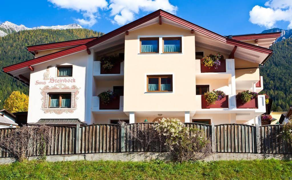 Bed and Breakfast Haus Steinbock Нойштіфт-ім-Штубайталь Екстер'єр фото